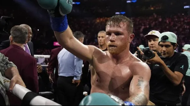 Канело Альварес — вновь абсолютный чемпион мира во втором среднем весе