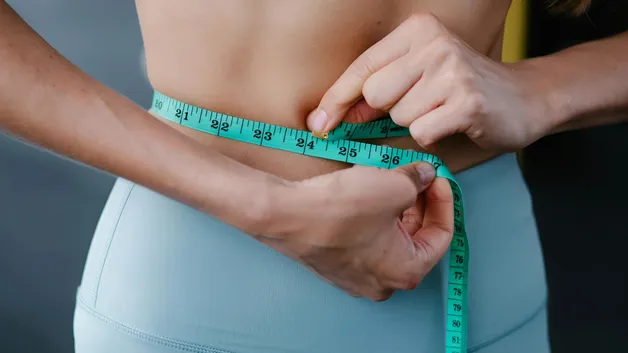 Как быстро убрать жир на животе: действенные способы и эффективные упражнения