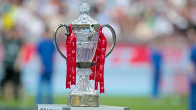 Что вручать? Трофей чемпионата России повредили на заводе