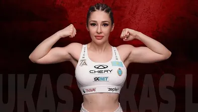 Самая сексуальная боксерша Казахстана пригласила болельщиков на важное мероприятие