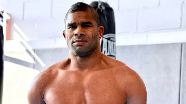 Зачем в UFC призвали вернуть допинг
