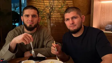 Ислам Махачев и Хабиб Нурмагомедов