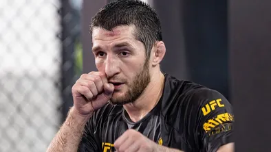 Боец Тагир Уланбеков впечатлен Казахстаном: не только бокс, но и кухня
