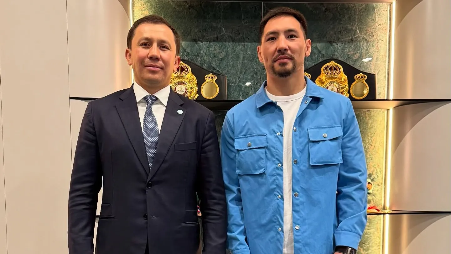 Геннадий Головкин и Жанибек Алимханулы Геннадий Головкин и Жанибек Алимханулы фото на sportnews.kz от 04 июня 2025 19:26