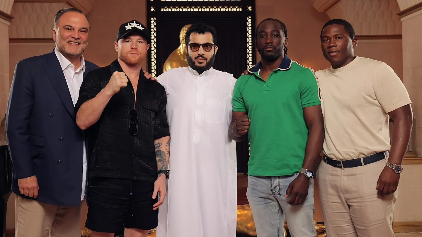 Турки Аль эш-Шейх (в центре) Турки Аль эш-Шейх (в центре) фото на sportnews.kz от 11 июня 2025 18:27