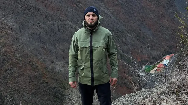 Ислам Махачев