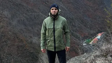 Ислам Махачев