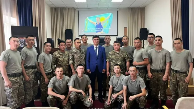 Серик Сапиев в гостях у нац.гвардии