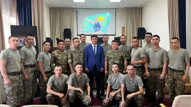 Серик Сапиев в гостях у нац.гвардии