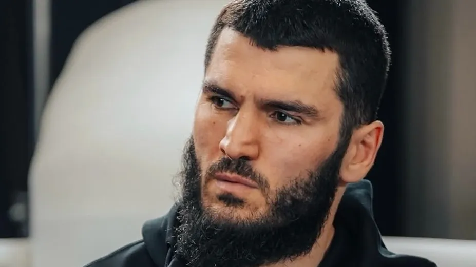 Артур Бетербиев обвинил Дмитрия Бивола в срыве трилогии фото на sportnews.kz от 08 августа 2025 11:12
