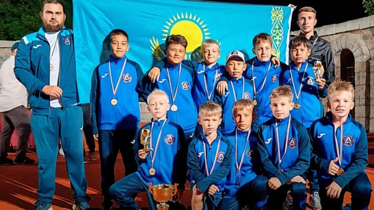 Юные футболисты "Алтай Өскемен" фото на sportnews.kz от 26 августа 2025 13:30