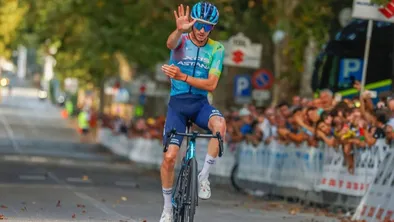 Скарони выиграл итальянскую классику: XDS Astana взяла пятый успех сезона