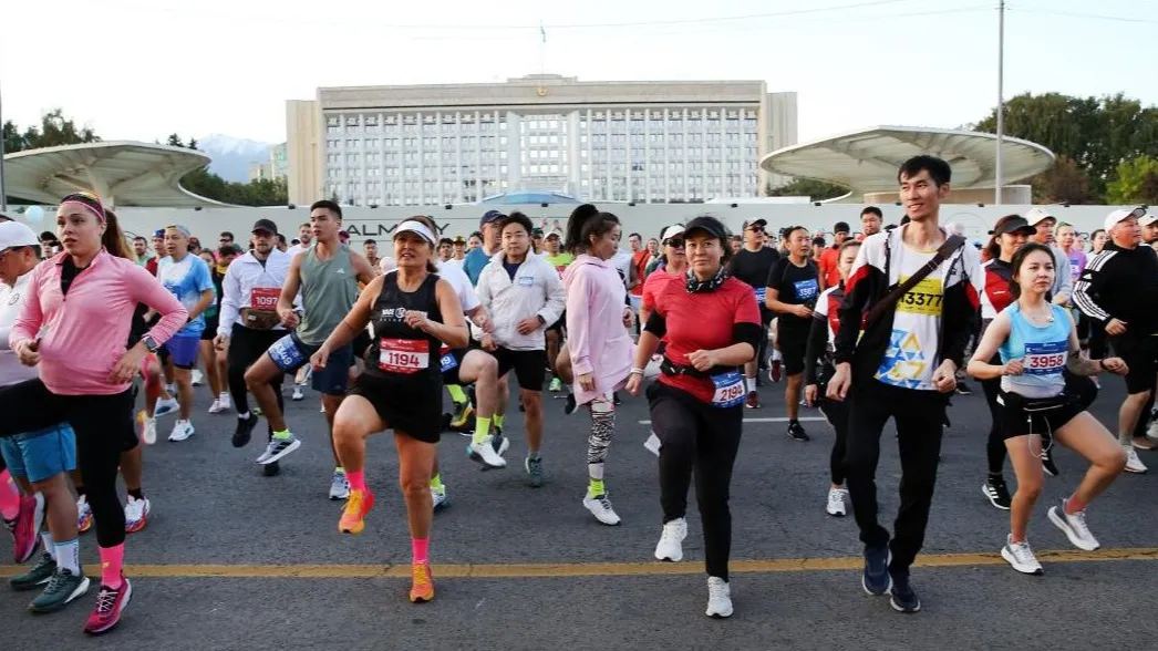 Almaty Marathon собрал 16 тысяч бегунов: кто удивил на старте этого года фото на sportnews.kz от 29 сентября 2025 08:45
