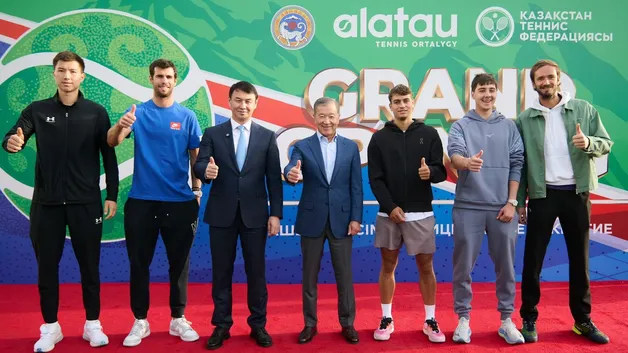 В Алматы открылся новый теннисный центр с участием звезд ATP