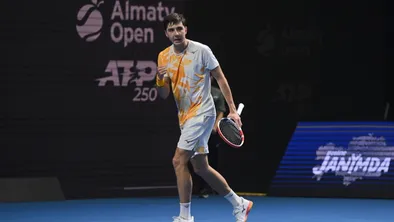 Шевченко вышел во второй круг Almaty Open: два тай-брейка и нервная концовка