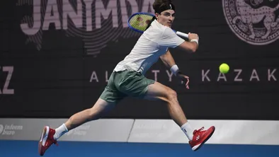 Almaty Open без Скатова: казахстанец выбыл после упорного трехсетового боя