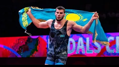 Казахстанский борец вышел в финал молодежного чемпионата мира