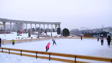 Открытый каток в Алматы
