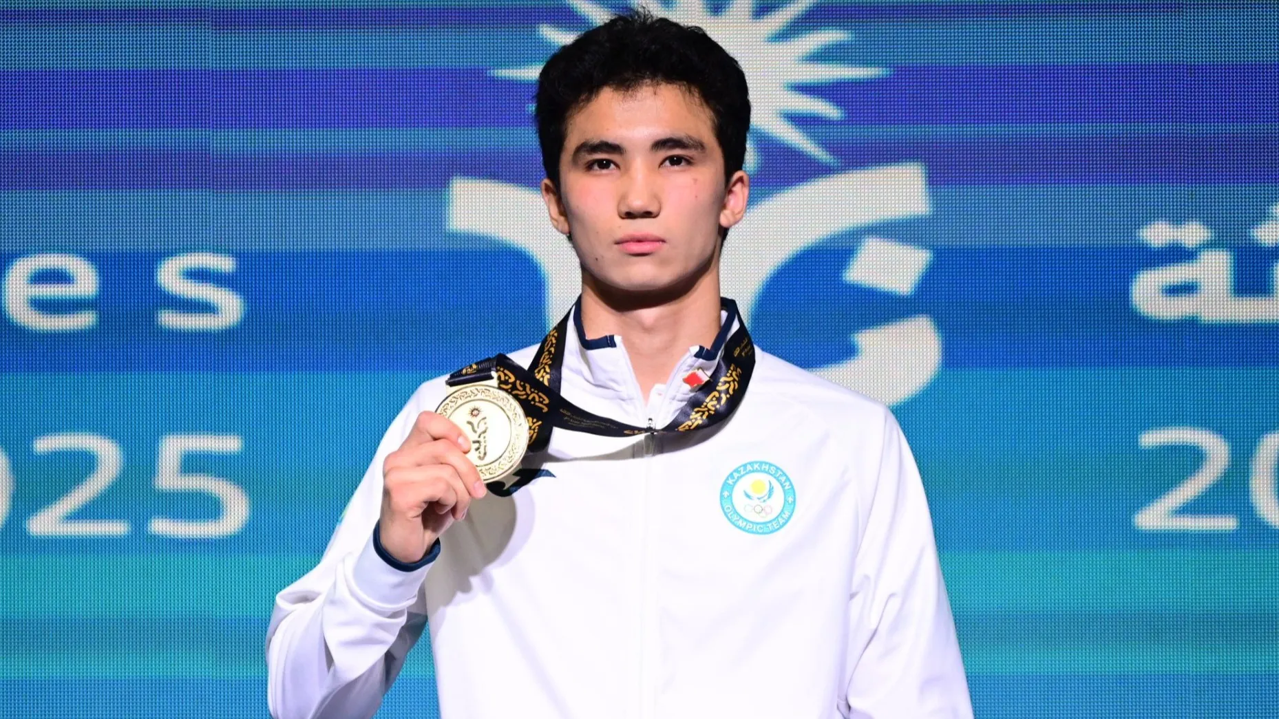 Даниял Шалкарбай доказал силу казахстанского духа на ЮАИ в Манаме Даниял Шалкарбай доказал силу казахстанского духа на ЮАИ в Манаме фото на sportnews.kz от 31 октября 2025 12:14