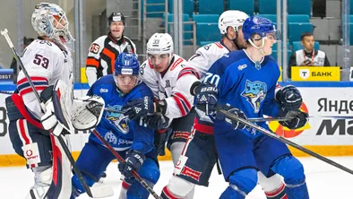 «Нефтехимик» наказал за ошибки: «Барыс» пропустил пять шайб дома