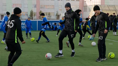 В Казахстане появится сто новых футбольных полей по программе ФИФА