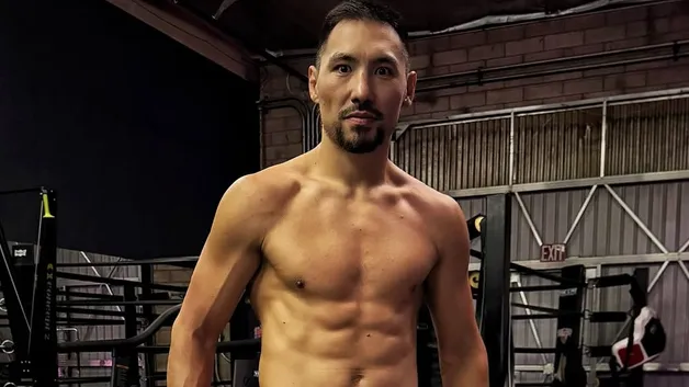 «Остался месяц»: Жанибек Алимханулы показал готовность к бою за три чемпионских пояса