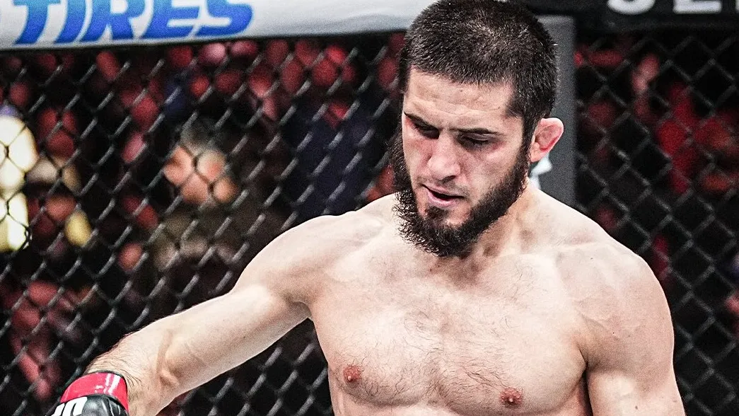 Ислам Махачев идет за вторым поясом UFC: Биспинг уже видит его среди величайших фото на sportnews.kz от 07 ноября 2025 16:47