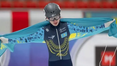 Шорт-трек в Астане: юниоры Казахстана завоевали золото, серебро и бронзу