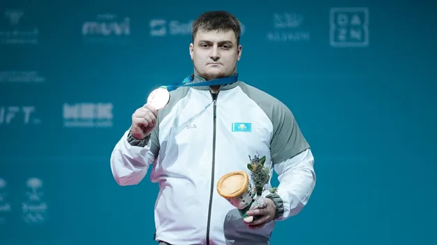 Артем Антропов взял бронзу Исламиады: что сказал атлет после соревнований в новой категории