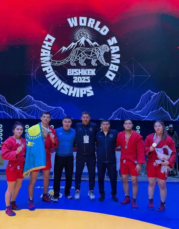 Сборная Казахстана в командном зачёте заняла второе место на чемпионате мира. фото на sportnews.kz от 13 ноября 2025 10:30