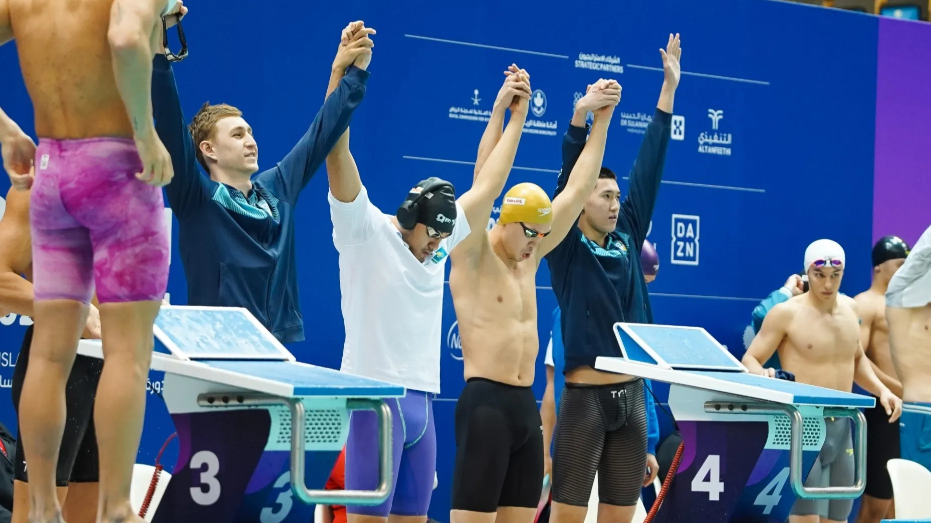 Мужская сборная по плаванию принесла стране серебро: ключевые моменты эстафеты фото на sportnews.kz от 13 ноября 2025 13:18