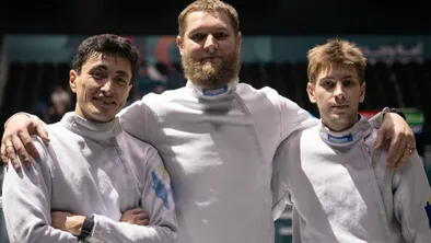 Казахстанские шпажисты взяли золото Исламиады: превратили сложный старт в уверенный финал