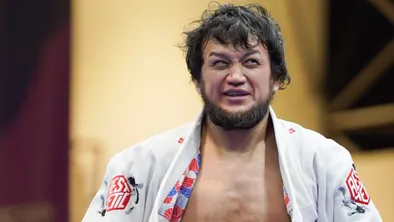 Казахстанец взял серебро Игр исламской солидарности в джиу-джитсу: что помешало выиграть финал