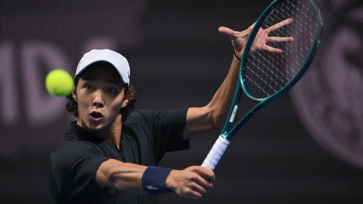 Амир Омарханов взял первый профессиональный титул: как прошел турнир для казахстанца фото на sportnews.kz от 24 ноября 2025 09:48