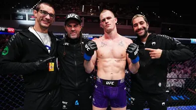 Арман Царукян одержал победу над Дэном Хукером: что не поделили Чимаев и Гэрри после боя