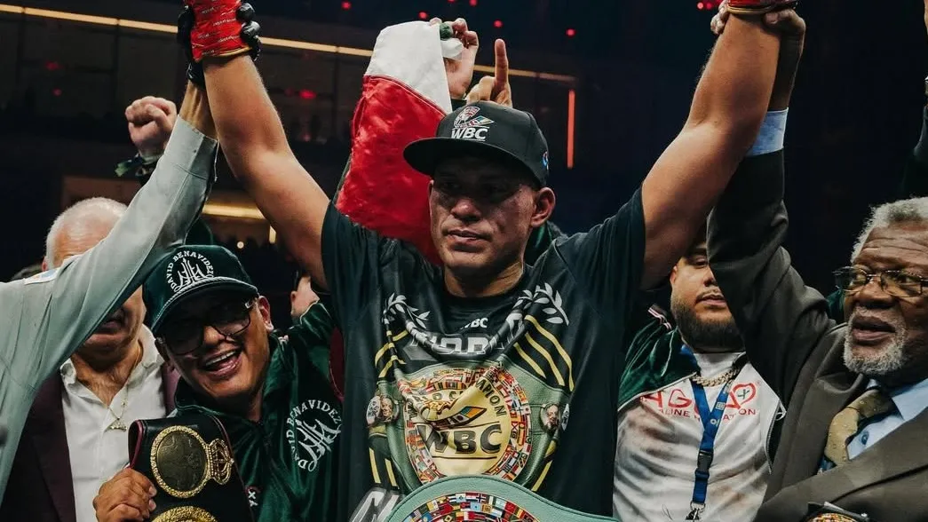 Бенавидес защитил титул WBC в полутяжелом весе: следующий шаг — дебют в крузервейте фото на sportnews.kz от 24 ноября 2025 14:19