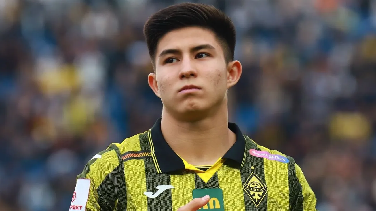 Желтая карточка Сатпаева в матче ЛЧ: почему тренер пошел на санкции для своего игрока фото на sportnews.kz от 27 ноября 2025 10:19