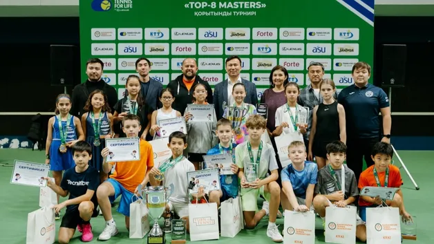 Юные звезды тенниса Казахстана вышли на корт в стиле ATP/WTA Finals