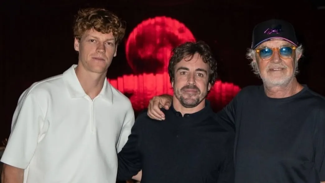 Янник Синнер показал, с кем проводит отпуск на Ближнем Востоке фото на sportnews.kz от 04 декабря 2025 11:51