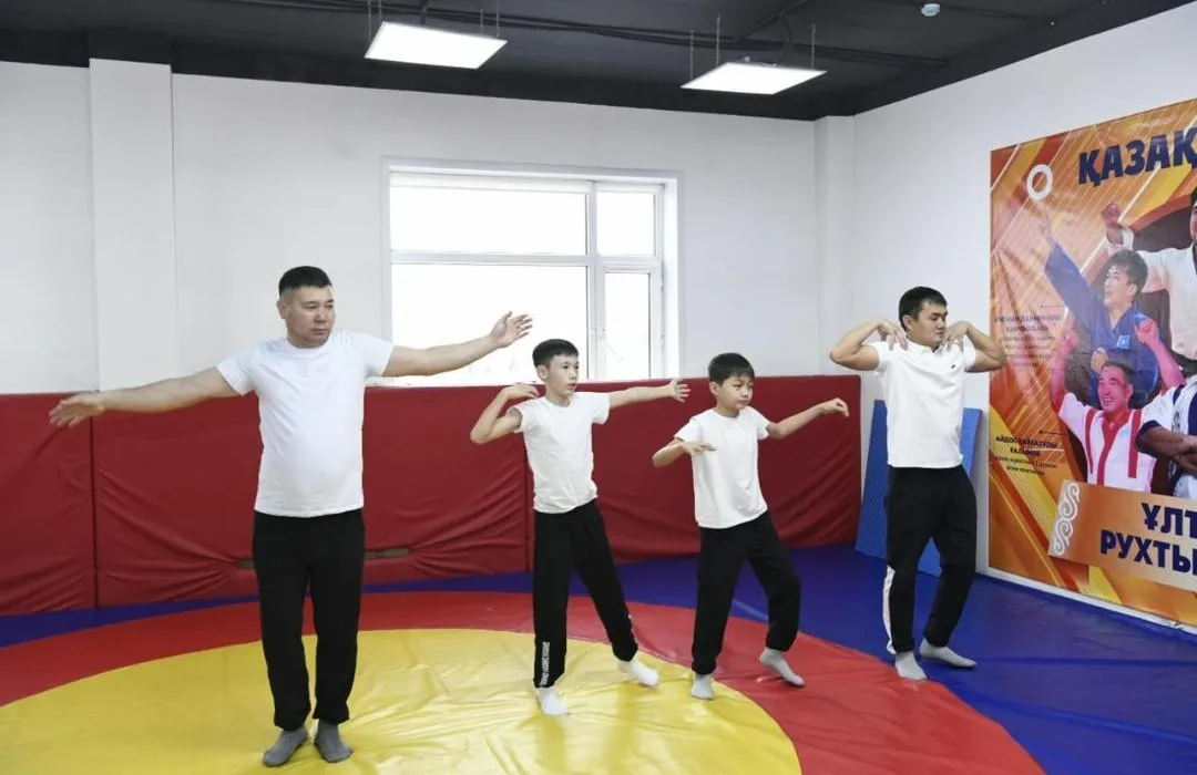 В Астане прошло семейное состязание «Отец и сын — в одной команде». Программа «Адал азамат». фото на sportnews.kz от 08 декабря 2025 11:10