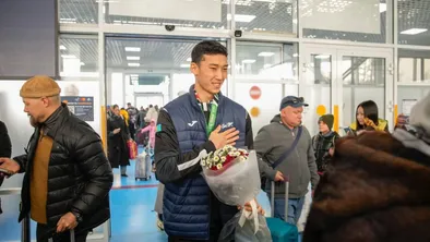 Восточноказахстанцы встретили победителя чемпионата мира в аэропорту