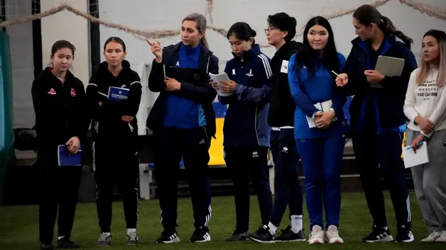 В Казахстане запустили первый курс УЕФА для девушек-тренеров: