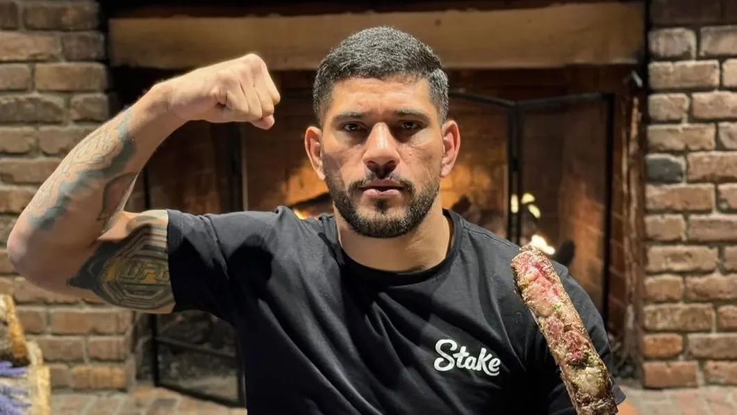 Алекс Перейра готов к хэвивейту: Джо Роган объяснил, почему это реально фото на sportnews.kz от 25 декабря 2025 12:57