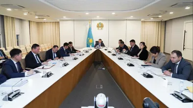 Обсуждение строительства спортивных и социальных объектов в Туркестанской области