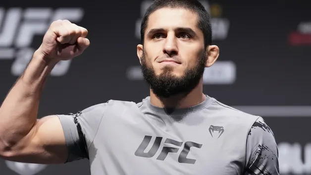 Ислам Махачев