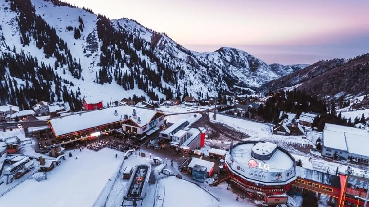 Алматы и горы Заилийского Алатау фото на sportnews.kz от 20 января 2026 15:25