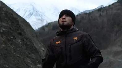 Умар Нурмагомедов на тренировочной базе перед боем UFC