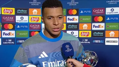  Мбаппе дает интервью