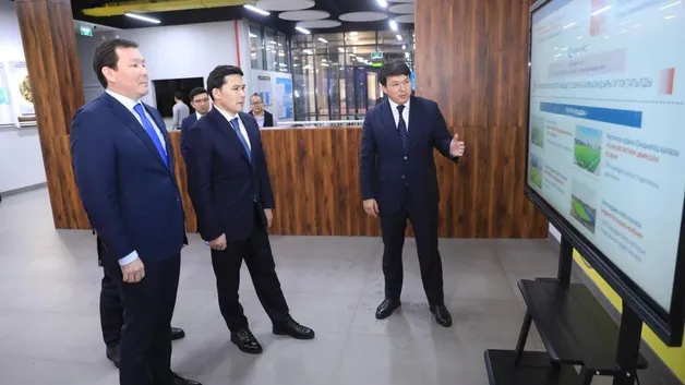 Министр туризма и спорта осматривает спортивные объекты региона