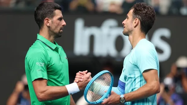 Джокович вышел в полуфинал Australian Open после травмы Музетти